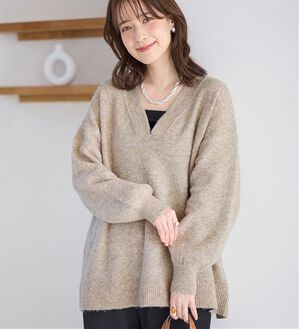 Viola e Viola（ヴィオラ エ ヴィオラ）の「【洗えるもちもち】首回りすっきり見せＶネックニット（ニット・セーター）」｜グレージュ