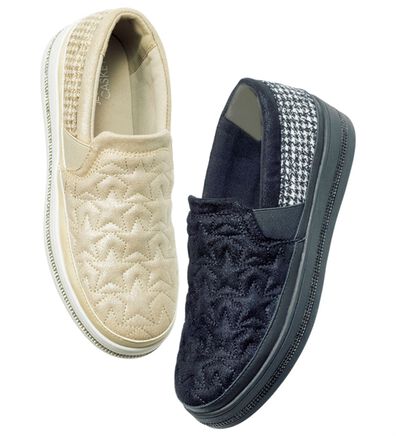 BELLUNA（ベルーナ）の「星柄刺しゅうスニーカー（スリッポン）」