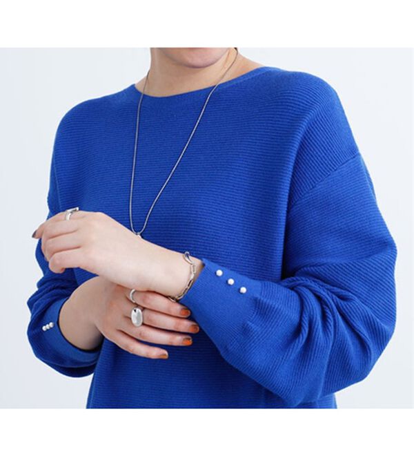 BELLUNA（ベルーナ）の「袖口パール使いもちもちニットプルオーバー（ニット・セーター）」｜詳細画像