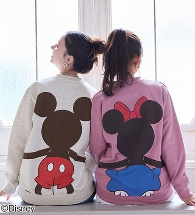 BELLUNA（ベルーナ）の「＜Ｄｉｓｎｅｙ＞【ミッキー＆ミニー】抱き着きプリント裏起毛トレーナー（カットソー）」