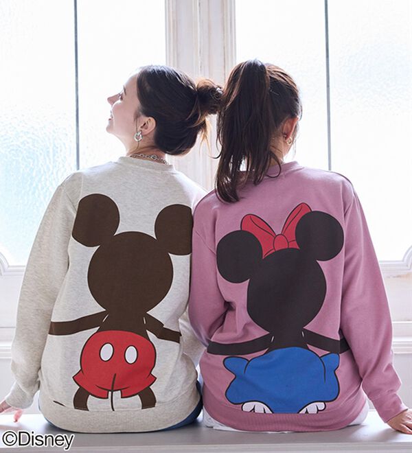 BELLUNA（ベルーナ）の「＜Ｄｉｓｎｅｙ＞【ミッキー＆ミニー】抱き着きプリント裏起毛トレーナー（カットソー）」｜詳細画像