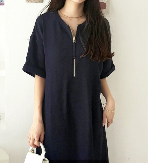 GeeRA（ジーラ）の「【ひんやり/着痩せ】ハーフジップ大人Ｔシャツワンピース（カットソーワンピース）」｜詳細画像