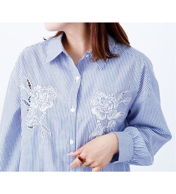 BELLUNA（ベルーナ）の「胸元刺しゅうシャツチュニック（チュニック）」｜詳細画像