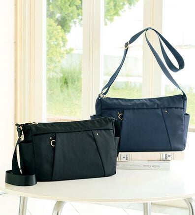 BELLUNA（ベルーナ）の「【美人収納（Ｒ）】多収納ショルダーバッグ（ショルダーバッグ）」