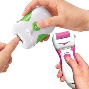 「ＬＥＤ電動爪切り＆電動角質削りセット（その他美容・健康機器）」｜1