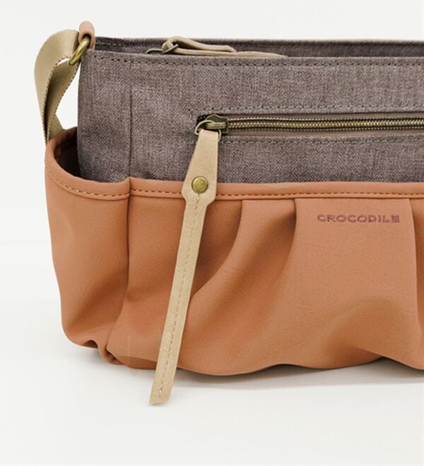 BELLUNA（ベルーナ）の「＜クロコダイル＞デザイン切替ショルダー（ショルダーバッグ）」｜詳細画像