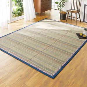 「お手入れカンタン防ダニはっ水い草ラグ（い草ラグ）」｜更紗ブルー