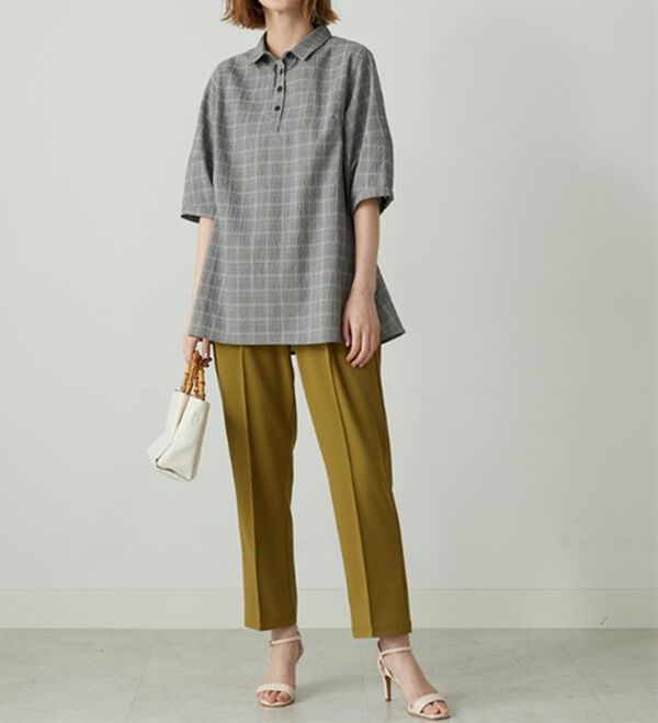 BELLUNA（ベルーナ）の「サッカー素材バックフレアーブラウス（ブラウス）」｜詳細画像