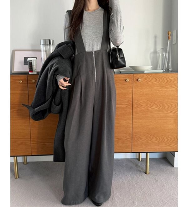 GeeRA（ジーラ）の「フロントジップハイウエストサロペット（オールインワン）」｜チャコール