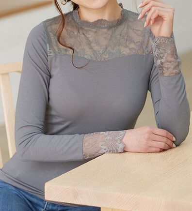 LAVIENNE（ラヴィエンヌ）の「吸湿発熱あったかインナーハイネックレースインナー（肌着・インナーウェア）」