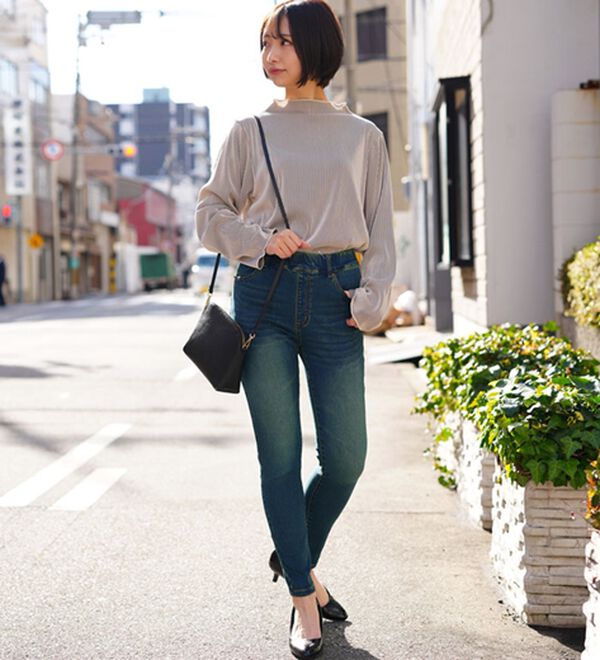 A HAPPY MARILYN（アハッピーマリリン）の「【Ｍ～８Ｌ】夏でもひんやり。足元に魔法をかけて。接触冷感 UV 魔法の美ライン ストレッチ スキニー デニムパンツ（スリム・スキニーパンツ）」｜詳細画像