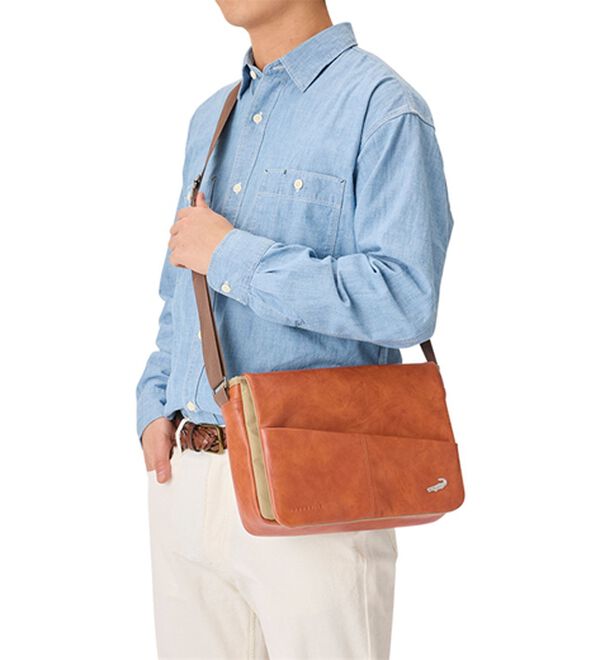 「＜クロコダイル＞フラップショルダー（メンズショルダーバッグ）」｜詳細画像