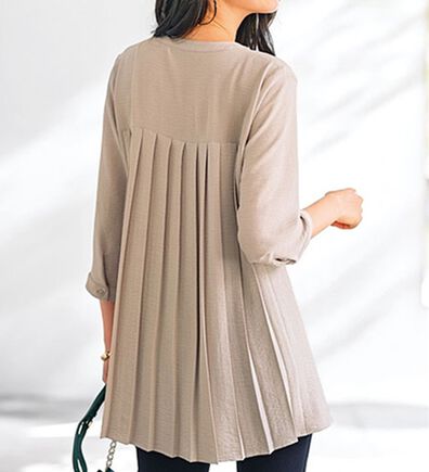 BELLUNA（ベルーナ）の「【新色追加】機能付！バックプリーツチュニック（チュニック）」