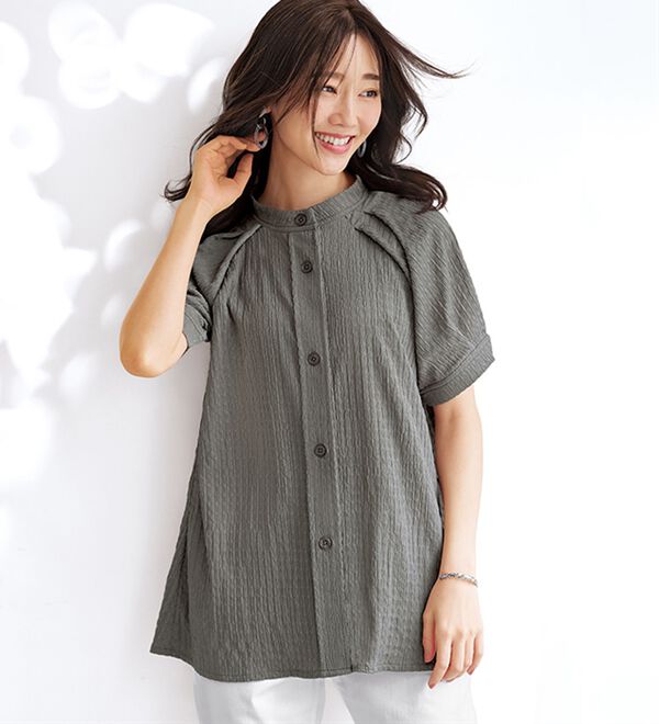 BELLUNA（ベルーナ）の「Ｔシャツみたいに着られるきれい見えブラウス（ブラウス）」｜詳細画像