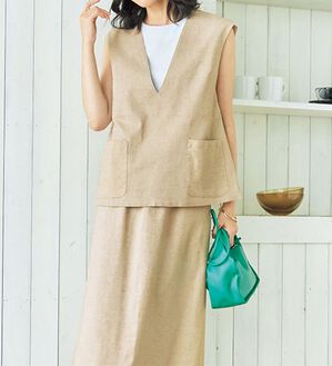 VINNO（ヴィノ）の「麻入素材ベスト＆スカートセットアップ（セットアップ）」｜詳細画像