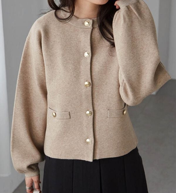 RANAN（ラナン）の「【4つの機能付き】洗える！ゴールド調ボタンニットカーディガン（ニットカーディガン）」｜詳細画像