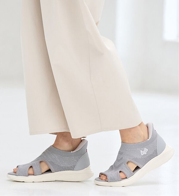 BELLUNA（ベルーナ）の「＜バルモラル＞サッと履けるニットサンダル（サンダル・ミュール）」｜詳細画像
