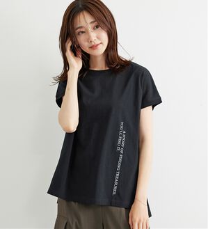 BELLUNA（ベルーナ）の「ラメプリント縦ロゴゆったりプルオーバー（カットソー）」｜黒