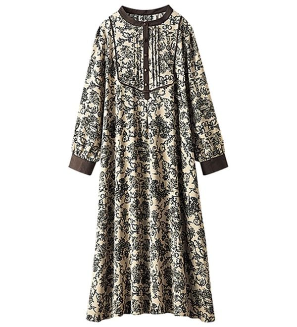 BELLUNA（ベルーナ）の「パイピング使いプリントデザインワンピース（プリントワンピース）」｜ビンテージ柄(アイボリー系)