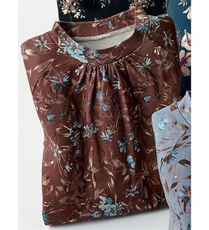 BELLUNA（ベルーナ）の「超長綿１００％彩りプリントチュニック（カットソー）」｜ボタニカル柄(ワイン)