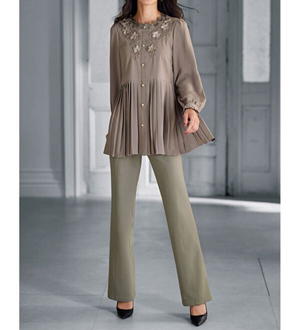 BELLUNA（ベルーナ）の「ぷっくりお花切替プリーツチュニック（チュニック）」｜詳細画像