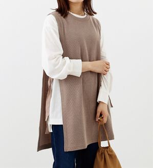 BELLUNA（ベルーナ）の「あぜ素材サイドリボンベストアンサンブル（アンサンブル）」｜モカ