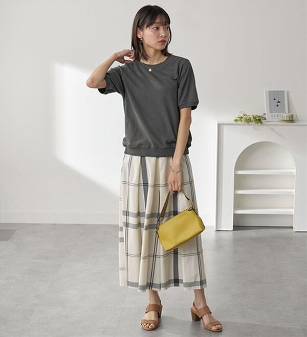 BELLUNA（ベルーナ）の「≪ＨｕｇＲｅａｍコットン≫裏毛半袖プルオーバー（カットソー）」｜詳細画像