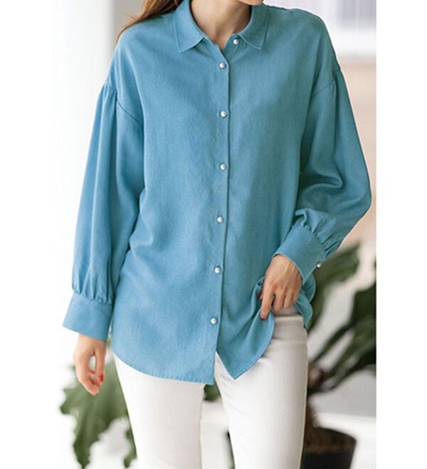 RANAN（ラナン）の「パール調ボタン使いデニム調シャツ（ブラウス）」｜詳細画像