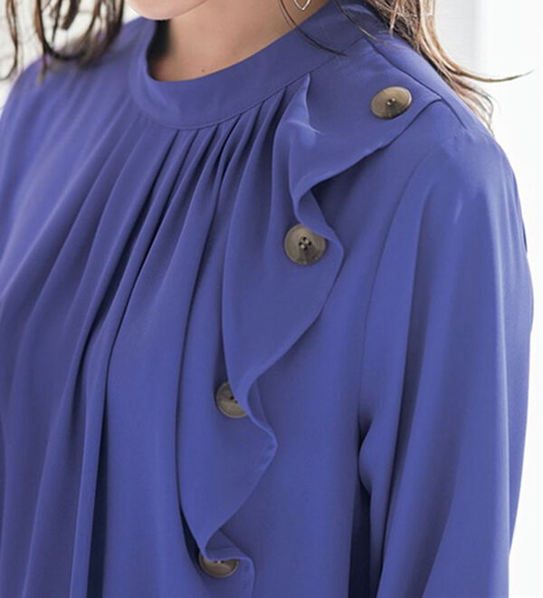 BELLUNA（ベルーナ）の「私が輝くボタンフリル使いブラウス（ブラウス）」｜詳細画像