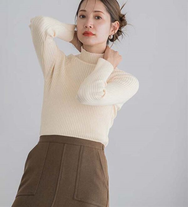 Pierrot（ピエロ）の「着回しストレッチリブハイネックニット（ニット・セーター）」｜詳細画像