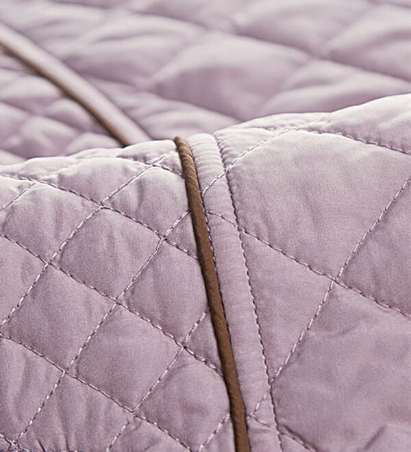 BELLUNA（ベルーナ）の「配色パイピング使い中わたキルトコート（ハーフコート）」｜詳細画像