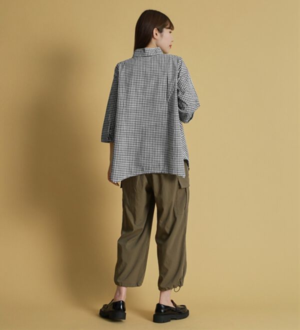 BELLUNA（ベルーナ）の「綿１００％スラブ素材スタンド衿切替ブラウス（ブラウス）」｜詳細画像