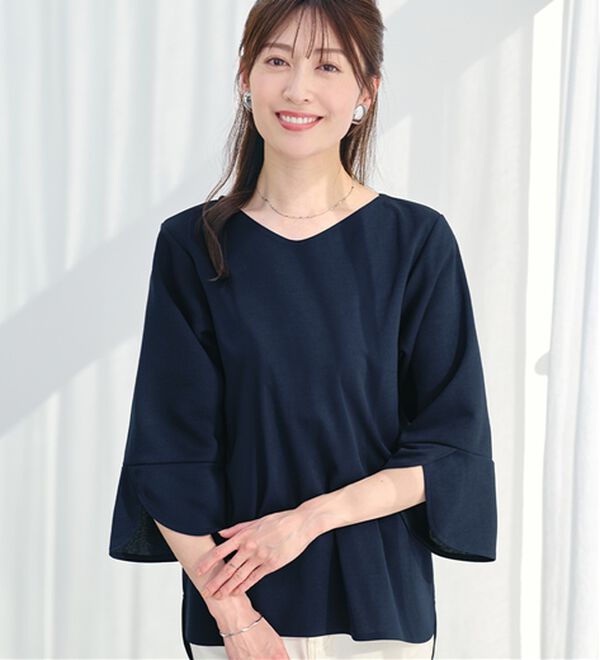 alotta（アロッタ）の「【接触冷感】着痩せが叶う！チューリップ袖ブラウスＴシャツ（ブラウス）」｜ネイビー