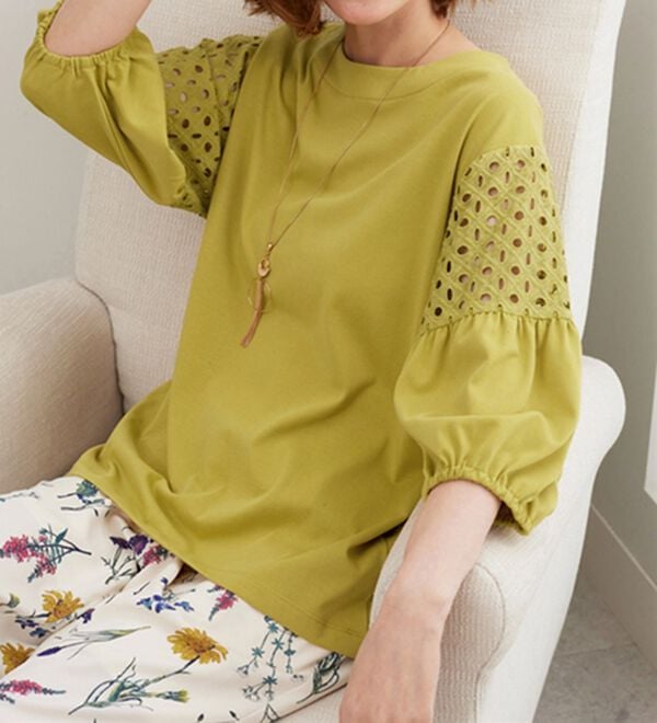 BELLUNA（ベルーナ）の「ボリューム袖レース切替プルオーバー（カットソー）」｜詳細画像