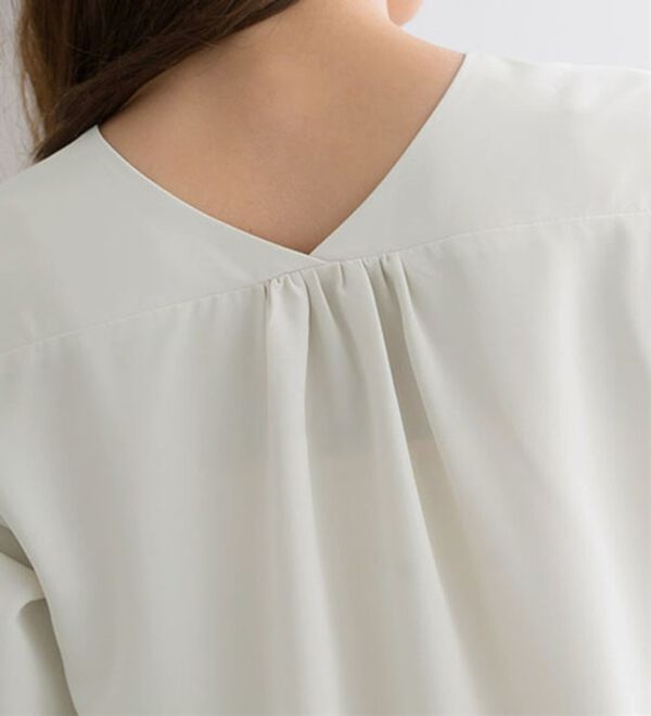 Pierrot（ピエロ）の「ノーカラーブラウス（ブラウス）」｜詳細画像