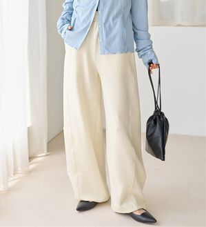 Viola e Viola（ヴィオラ エ ヴィオラ）の「ゆるスウェットコクーンパンツ（その他パンツ）」｜アイボリー