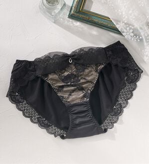 YU'NOW（ユナウ）の「【足口レース】メルティーショーツ（ショーツ）」｜ブラック