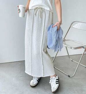 GeeRA（ジーラ）の「すっきり見え！フロントラインスウェットナロースカート（ロングスカート）」｜オートミール