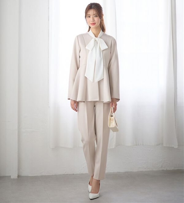 GeeRA（ジーラ）の「【２点セット】ペプラムジャケットテーパードパンツセットアップスーツ（パンツスーツ）」｜詳細画像