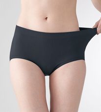 LAVIENNE（ラヴィエンヌ）の「綿混のびのびフィットミラクるショーツ（ショーツ）」