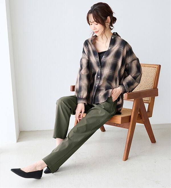 BELLUNA（ベルーナ）の「チノ見えストレッチ素材テーパードパンツ（テーパードパンツ）」｜詳細画像