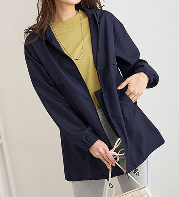 BELLUNA（ベルーナ）の「はっ水加工軽量パーカー（ポーチ付）（パーカー）」｜詳細画像