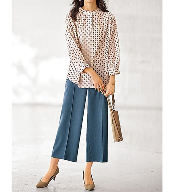 BELLUNA（ベルーナ）の「前ボタンデザイン小紋柄ブラウス（ブラウス）」｜詳細画像