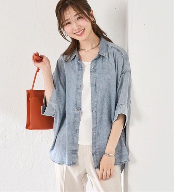 BELLUNA（ベルーナ）の「シアーデニム素材裾タックゆったりシャツ（シャツ）」｜詳細画像