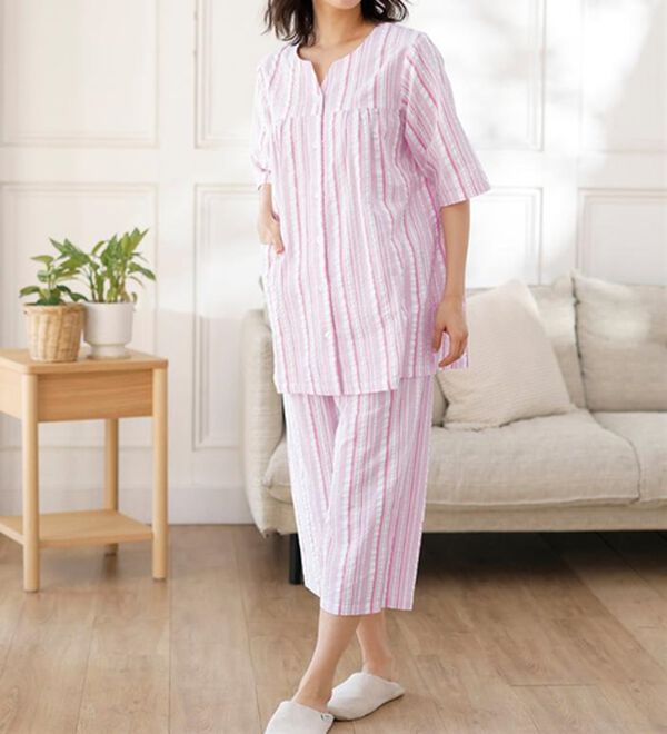 LAVIENNE（ラヴィエンヌ）の「【蒸し暑い夜も快適】綿１００％サッカーパジャマ（パジャマ・ルームウェア）」｜詳細画像