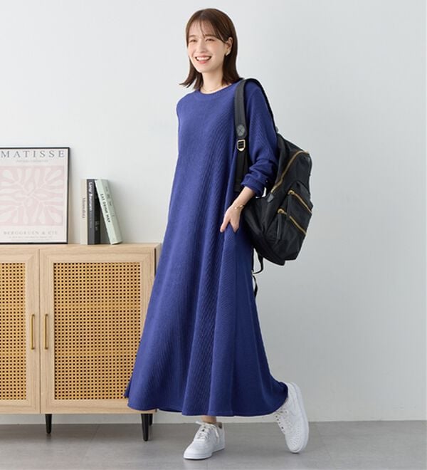 Viola e Viola（ヴィオラ エ ヴィオラ）の「ふくれジャカードフレアワンピ（カットソーワンピース）」｜ダークブルー