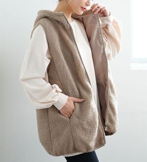 A HAPPY MARILYN（アハッピーマリリン）の「【Ｌ～８Ｌ】大きいサイズの企画者が作りました！ほんのりＡラインでお腹周りゆったりボアベスト（ベスト）」｜モカ