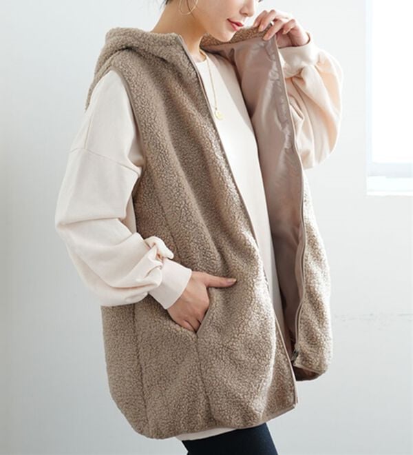 A HAPPY MARILYN（アハッピーマリリン）の「【Ｌ～８Ｌ】大きいサイズの企画者が作りました！ほんのりＡラインでお腹周りゆったりボアベスト（ベスト）」｜モカ