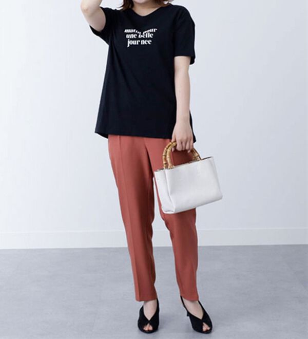 BELLUNA（ベルーナ）の「綿１００％切替デザインロゴプルオーバー（カットソー）」｜詳細画像