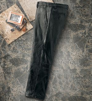 「＜フランコ・コレツィオーニ＞ラム革パッチワーク型押パンツ（メンズフルレングスパンツ）」｜クロコ型押し